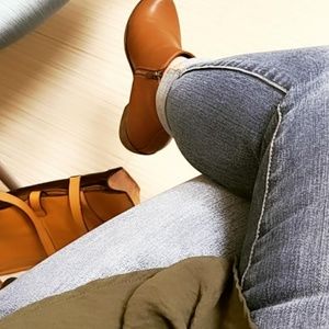 Meet your Posher, Elyssa